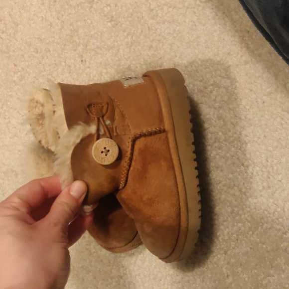 UGG Chestnut Bailey Button Boots kids sz 8 - Picture 3 of 12